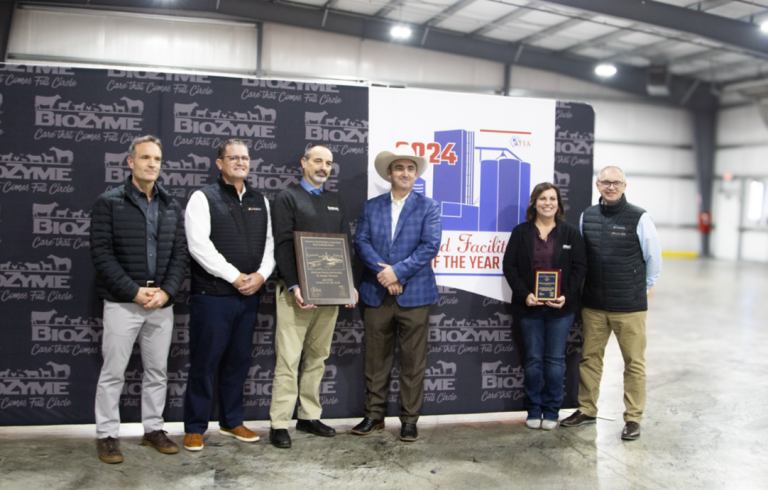Feed Facility of the Year award group photo
